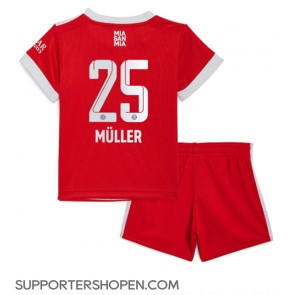 Bayern Munich Thomas Muller #25 Hemmatröja Barn 2022-23 Kortärmad (+ korta byxor)